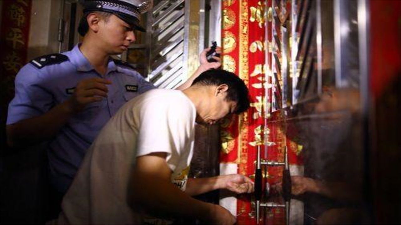 岑巩县请开锁师傅开了锁后，师傅